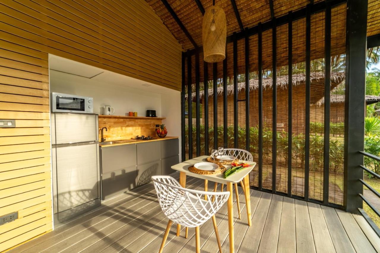 Suan Residence - Exotic And Contemporary Bungalows With Private Pool チャロクルム エクステリア 写真