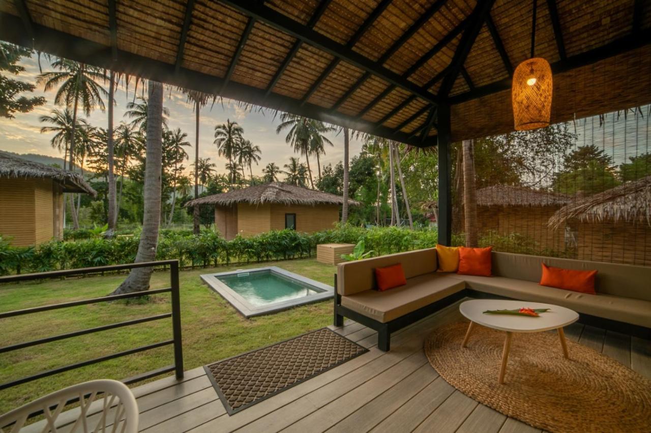 Suan Residence - Exotic And Contemporary Bungalows With Private Pool チャロクルム エクステリア 写真